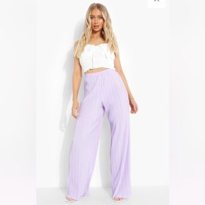 NWT Boohoo Lilac PLISSE WIDE LEG PANTS